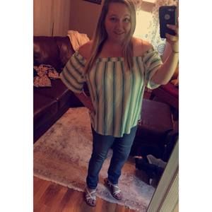 Meet your Posher, Becca